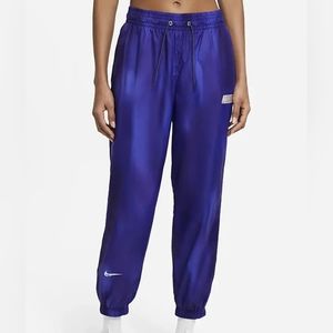 Nike Women's Loose Fit Purple Tie-Dye Woven Track Pants Size Medium DD9077-492